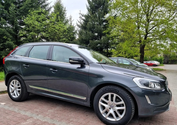 Volvo XC 60 cena 103900 przebieg: 132000, rok produkcji 2017 z Kraków małe 172